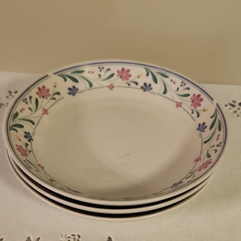 Farberware Stoneware Berrywine Pink and Blue  Soup/Salad Plates (Set of 3)